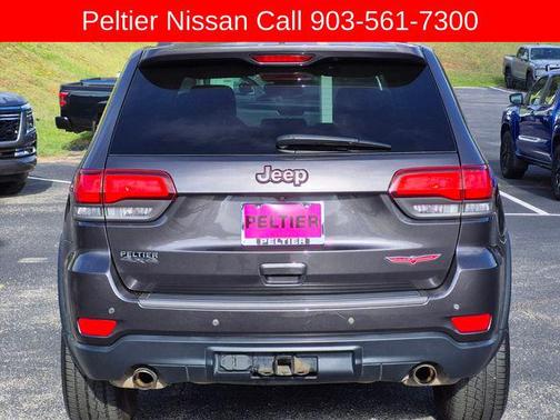 Granite Crystal Metallic Clearcoat 2017 Jeep Grand Cherokee Trailhawk