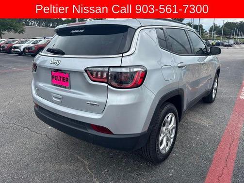 Silver Zynith Metallic Clearcoat 2024 Jeep Compass Latitude