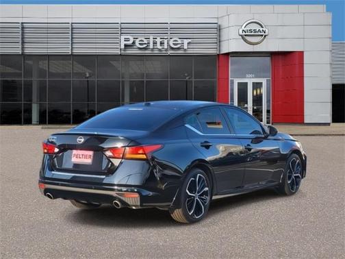 2023 Nissan Altima SR FWD