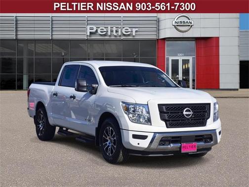 2024 Nissan Titan SV