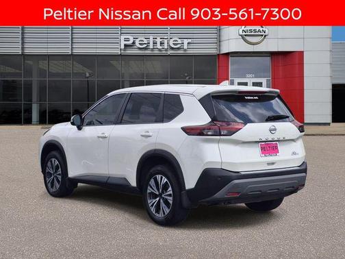 Pearl White Tricoat 2023 Nissan Rogue SV
