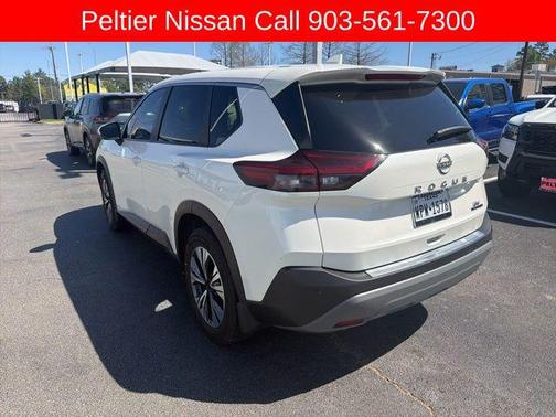 Pearl White Tricoat 2023 Nissan Rogue SV
