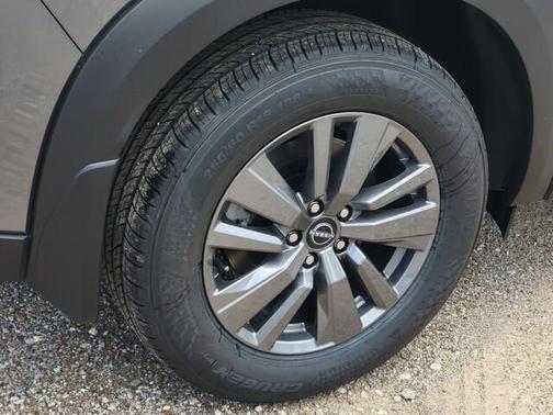 2025 Nissan Pathfinder SV FWD