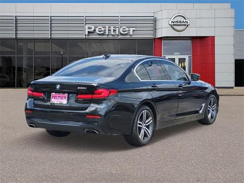 2021 BMW 530 530i