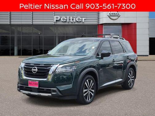 Obsidian Green Pearl/Super Black 2024 Nissan Pathfinder Platinum FWD