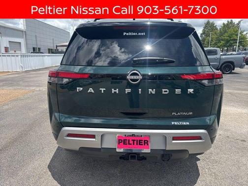 Obsidian Green Pearl/Super Black 2024 Nissan Pathfinder Platinum FWD