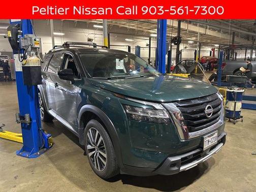 Obsidian Green Pearl/Super Black 2024 Nissan Pathfinder Platinum FWD