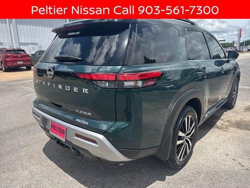 Obsidian Green Pearl/Super Black 2024 Nissan Pathfinder Platinum FWD