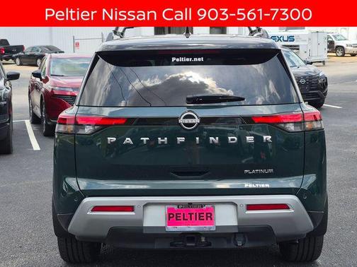 Obsidian Green Pearl/Super Black 2024 Nissan Pathfinder Platinum FWD