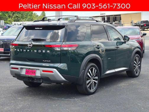 Obsidian Green Pearl/Super Black 2024 Nissan Pathfinder Platinum FWD