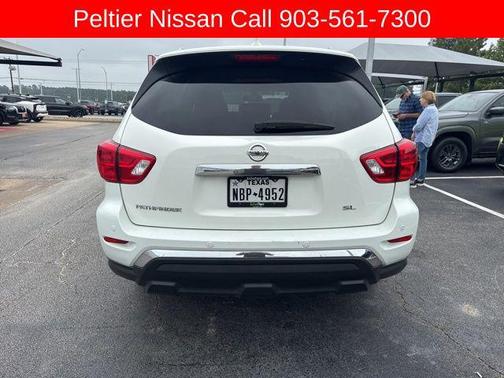 White 2019 Nissan Pathfinder SL
