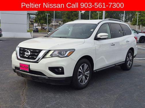 White 2019 Nissan Pathfinder SL