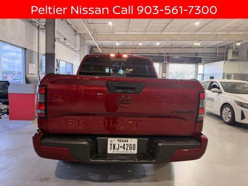 Cardinal Red Metallic Tricoat 2024 Nissan Frontier PRO-4X