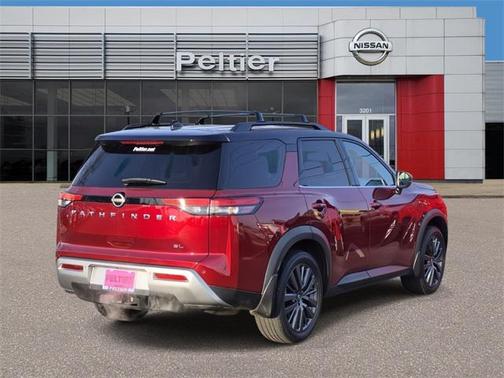 2022 Nissan Pathfinder SL 2WD