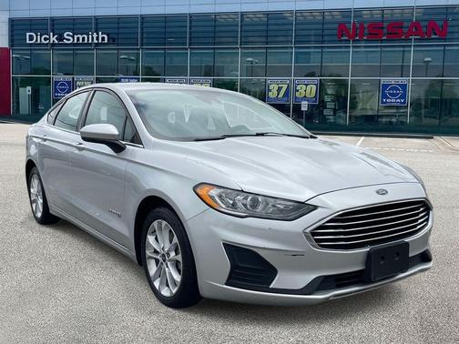 Ingot Silver 2019 Ford Fusion Hybrid SE