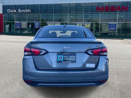 2025 Nissan Versa 1.6 SR