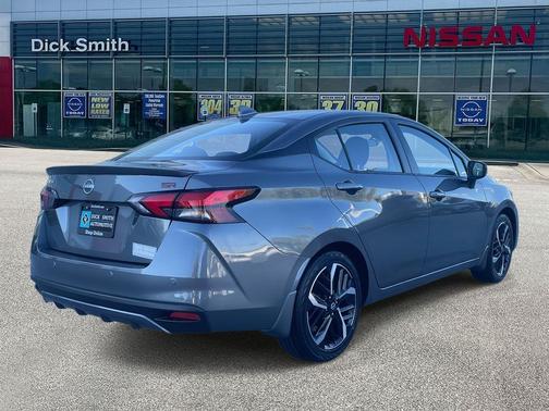 2025 Nissan Versa 1.6 SR