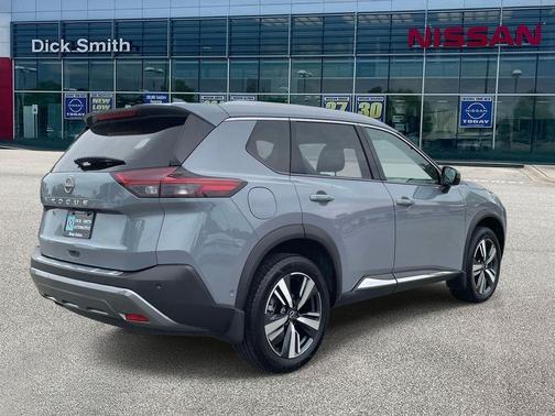 Boulder Gray 2022 Nissan Rogue SL