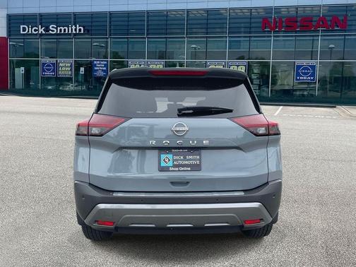 Boulder Gray 2022 Nissan Rogue SL