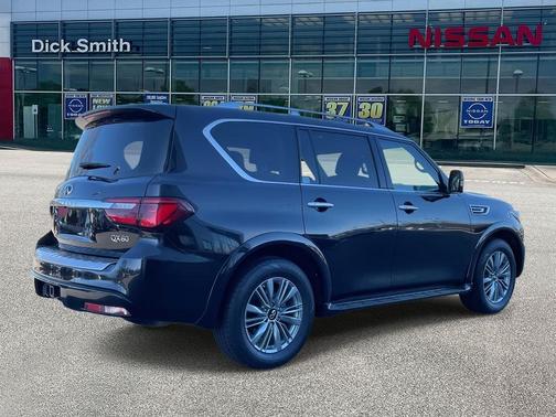2023 INFINITI QX80 Luxe