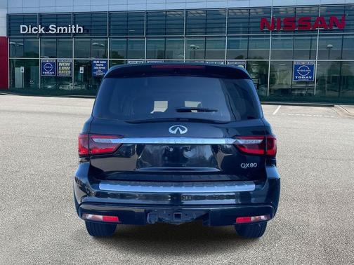 2023 INFINITI QX80 Luxe