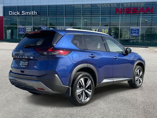 2022 Nissan Rogue SL