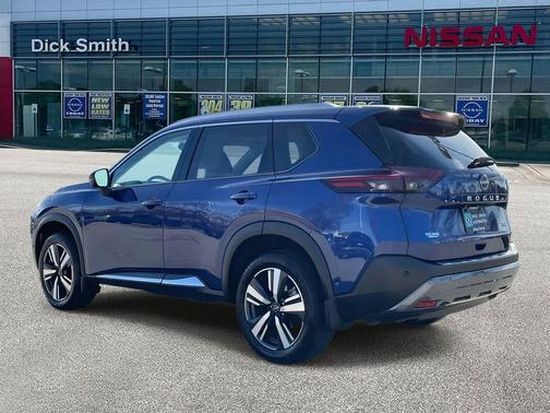 2022 Nissan Rogue SL