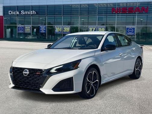 2025 Nissan Altima SR