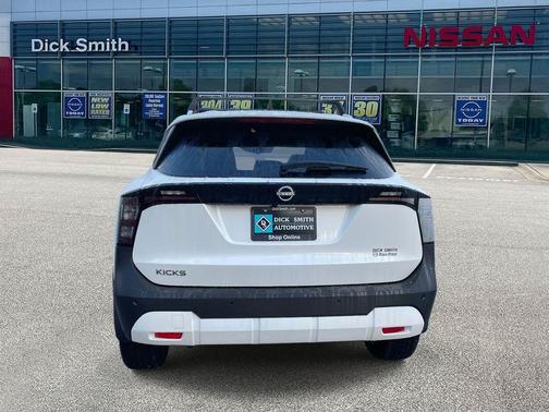 2026 Nissan Kicks SV