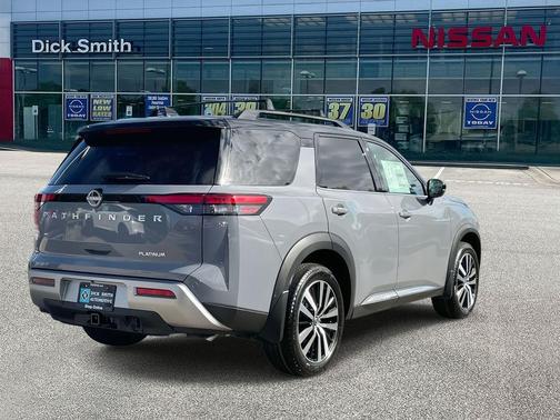 2025 Nissan Pathfinder Platinum