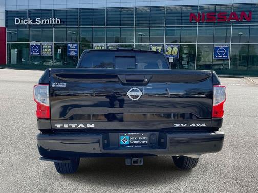 2024 Nissan Titan SV