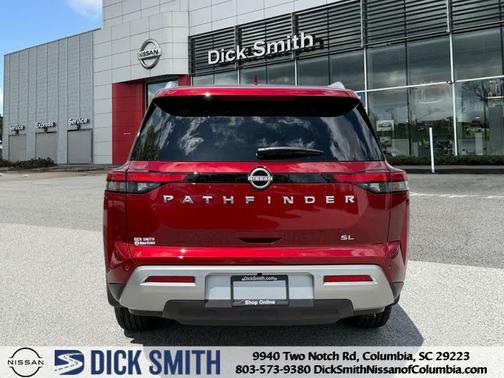 2025 Nissan Pathfinder SL