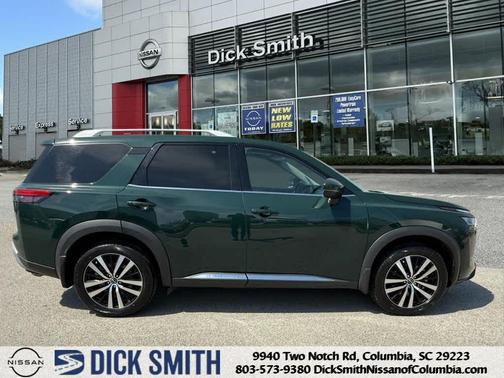 2023 Nissan Pathfinder Platinum