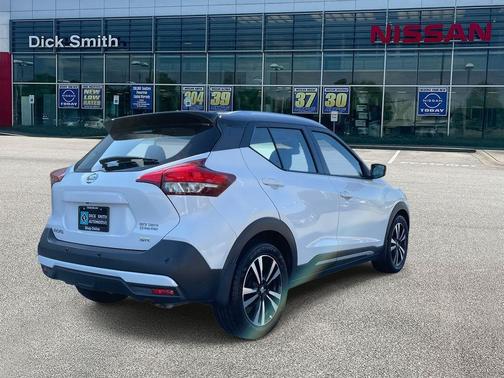 2020 Nissan Kicks SR