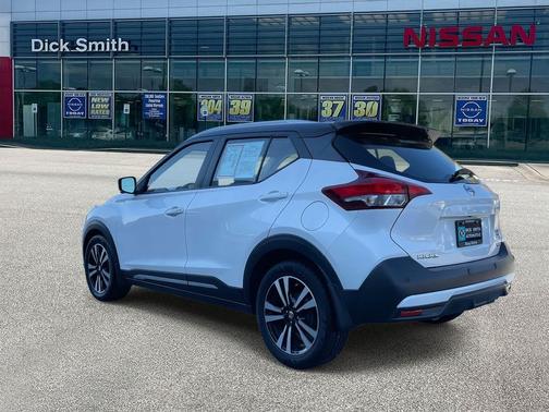 2020 Nissan Kicks SR