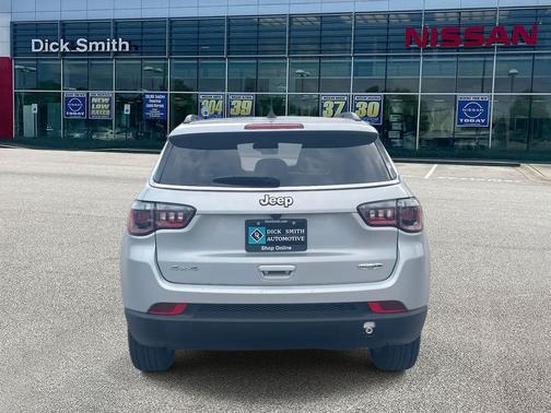 2024 Jeep Compass Latitude Lux