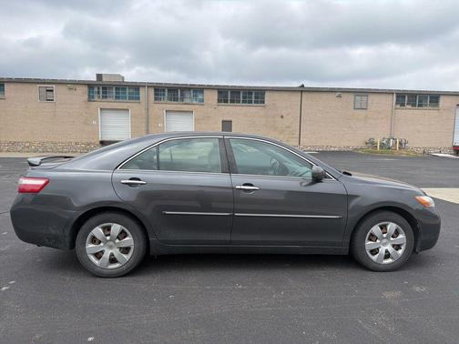 Magnetic Gray Metallic 2009 Toyota Camry LE