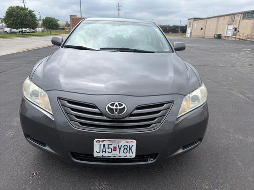 Magnetic Gray Metallic 2009 Toyota Camry LE