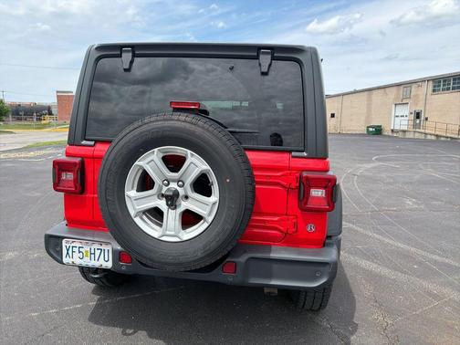 Firecracker Red Clearcoat 2018 Jeep Wrangler Unlimited Sport