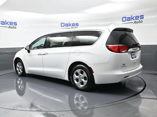 2017 Chrysler Pacifica LX