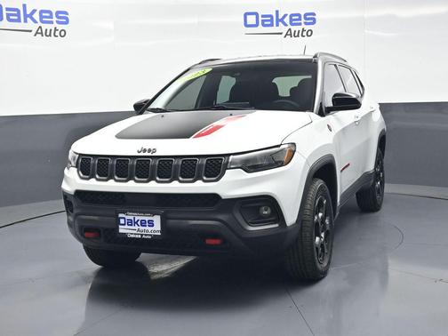 Bright White Clearcoat 2023 Jeep Compass Trailhawk