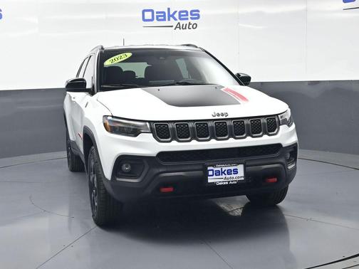 Bright White Clearcoat 2023 Jeep Compass Trailhawk