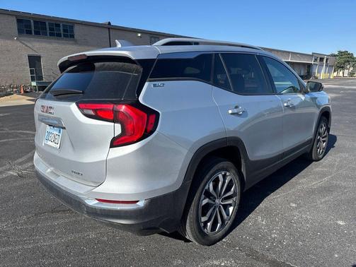 Quicksilver Metallic 2021 GMC Terrain SLT