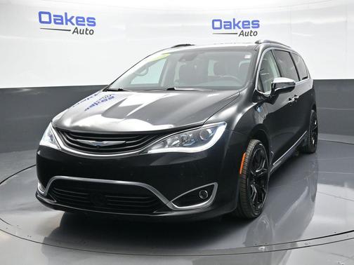 2018 Chrysler Pacifica Hybrid Limited