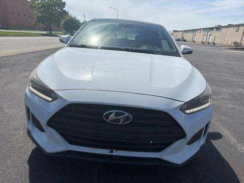 Chalk White 2019 Hyundai Veloster 2