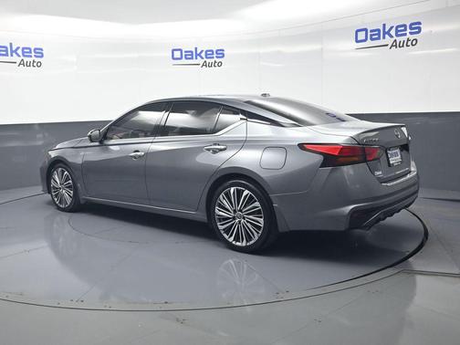 Gun Metallic 2023 Nissan Altima 2.5 SL
