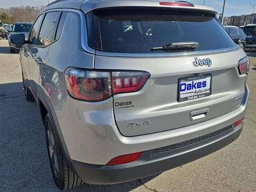 2022 Jeep Compass Latitude Lux