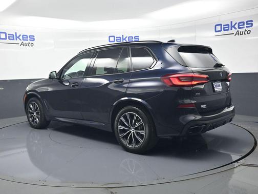Carbon Black Metallic 2022 BMW X5 M50i