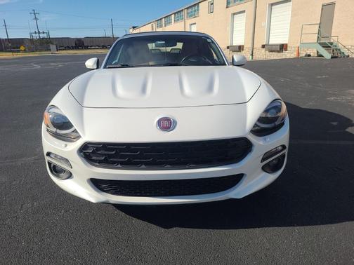 2019 FIAT 124 Spider Base