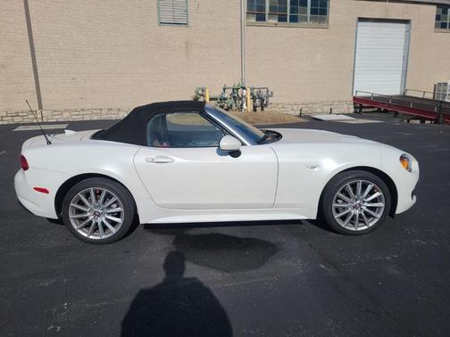 2019 FIAT 124 Spider Base